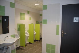 Toilettes des hommes
accessible P.M.R