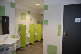 Toilettes des hommes
accessible P.M.R