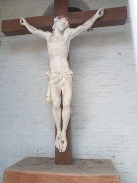 La Statue du Christ sur la Croix du Calvaire